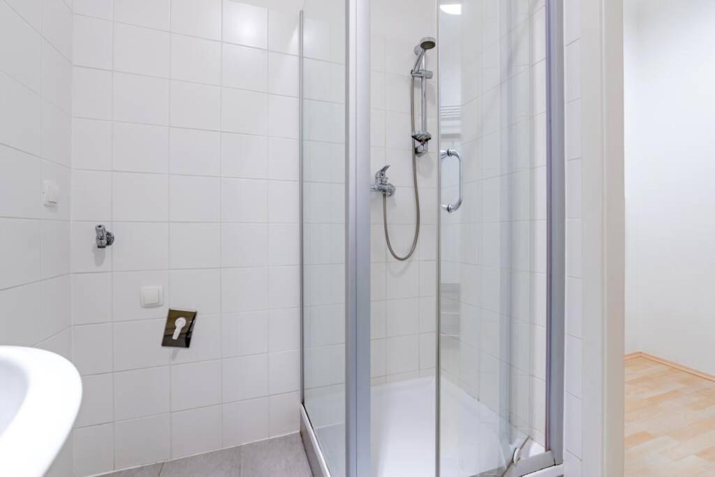 Cozy Studio Apartment Located In Vienna'S Vibrant City Center Bagian luar foto