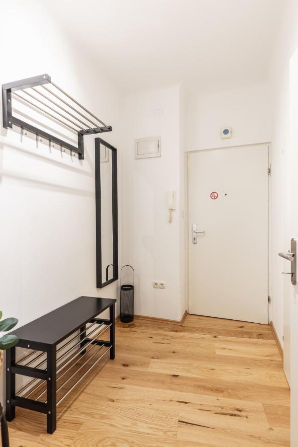 Cozy Studio Apartment Located In Vienna'S Vibrant City Center Bagian luar foto